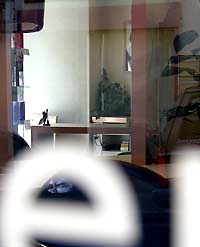 Le Salon. Int�rieur du Salon vu de l'ext�rieur